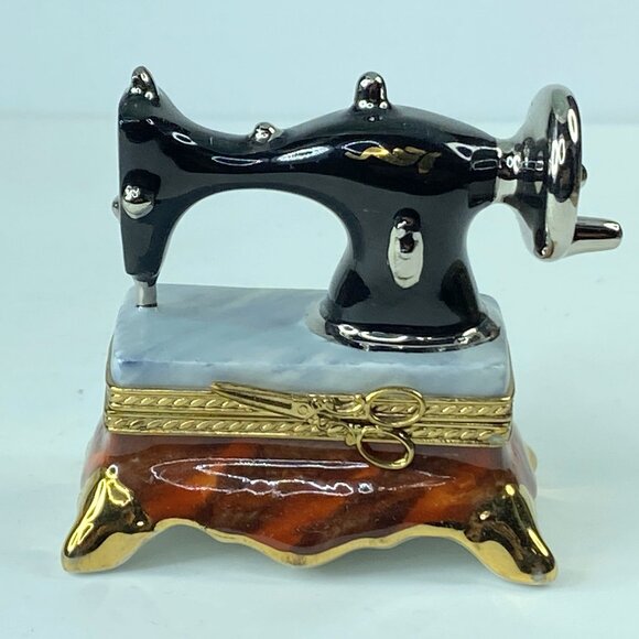 Pierce Argie 705/750 Ltd. Ed Limoges France Black Sewing machine trinket A290